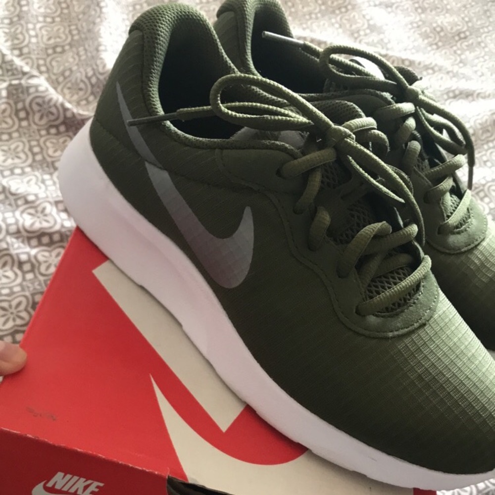 Women Nike shoe